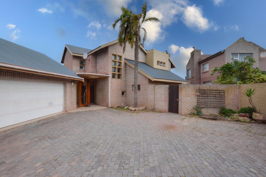 5 Bedroom Property for Sale in Bluewater Bay Western Cape